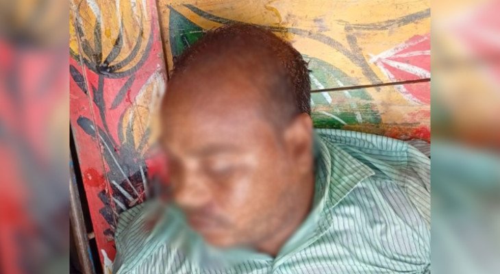 প্রধান সড়কে বেপরোয়া ট্রাক্টর কেড়ে নিল কলেজ শিক্ষকের প্রাণ